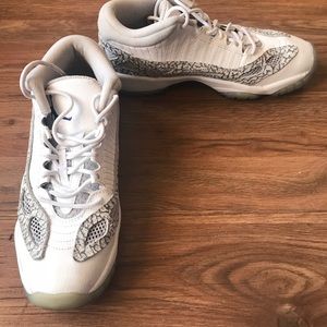 Air Jordan 11 Retro Low Premium GS ‘Frost White’